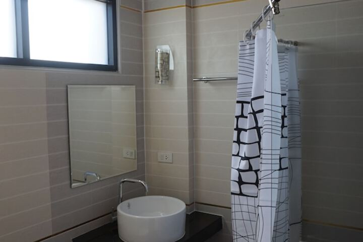 Room 16 of 18