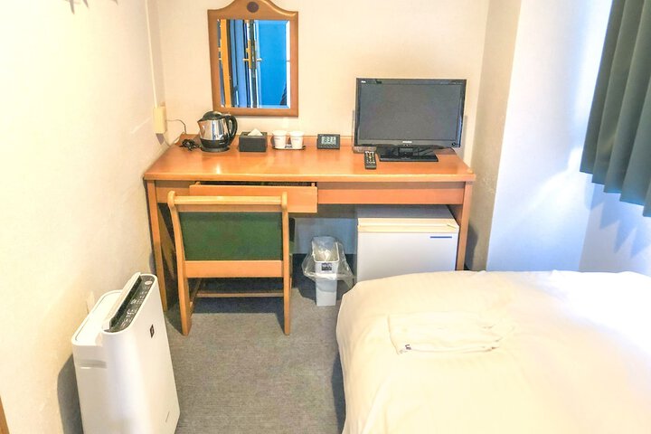 Room 5 of 15