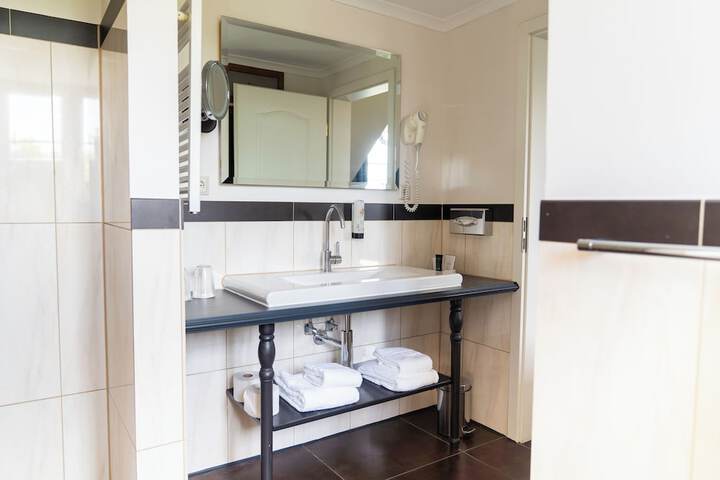 Room 26 of 110