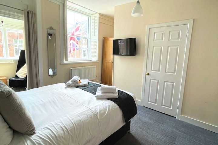 Room 28 of 59