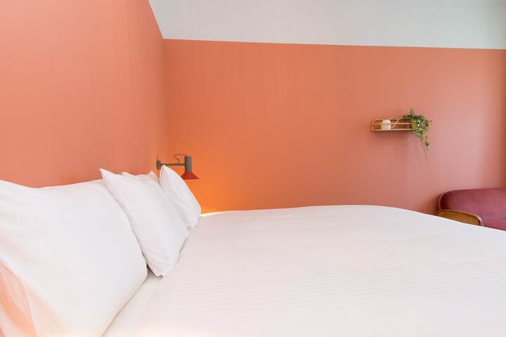 Room 2 of 50