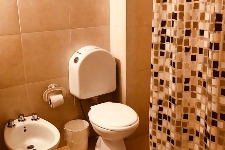 Room 9 of 11