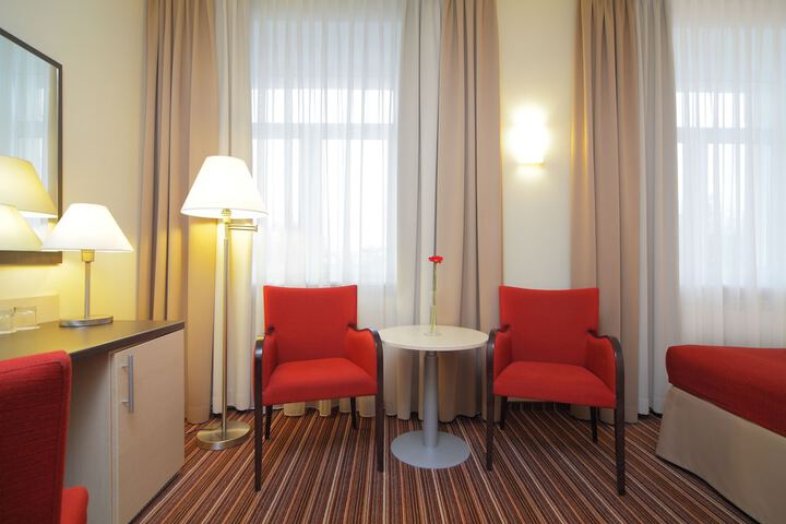 Room 7 of 72