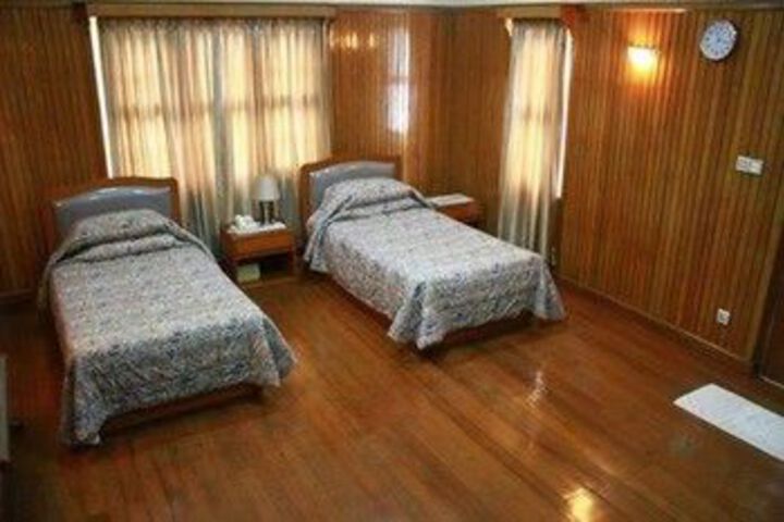 Room 14 of 33
