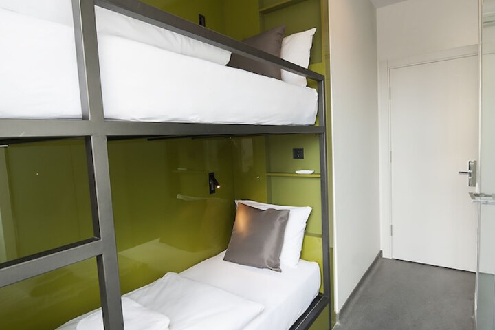 Room 17 of 80