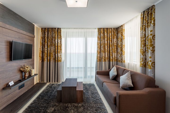 Room 25 of 52