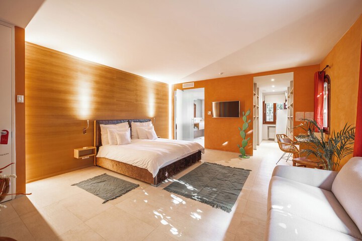 Room 42 of 135