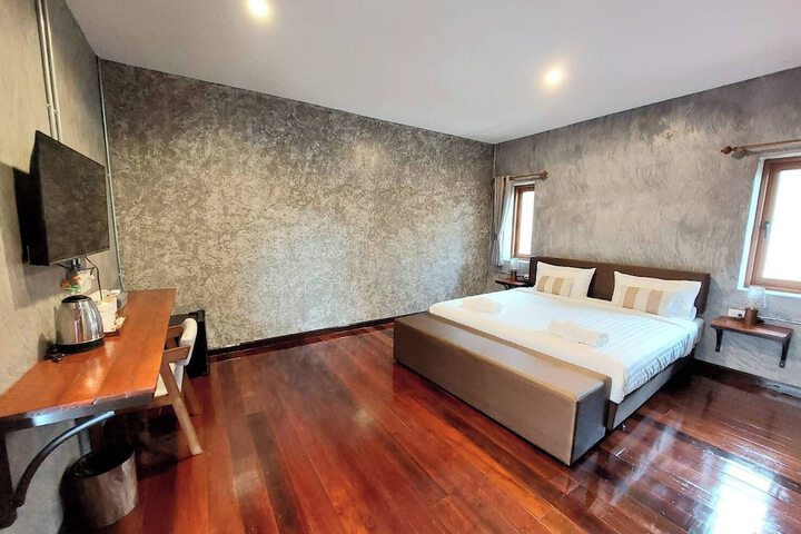 Room 9 of 36