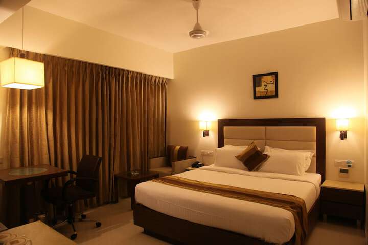 Room 9 of 43
