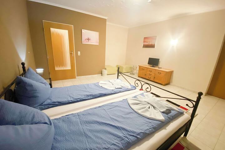 Room 13 of 15