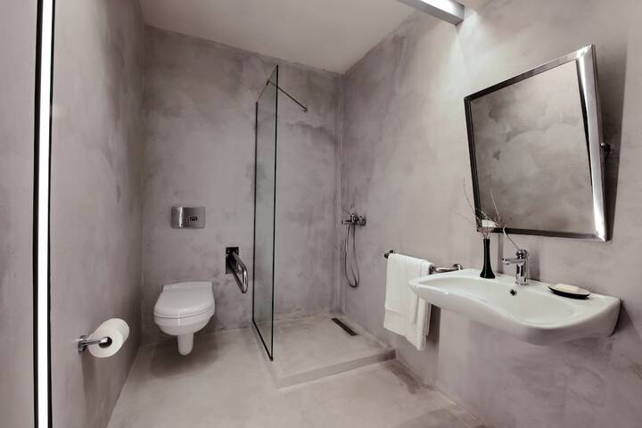 Room 21 of 31