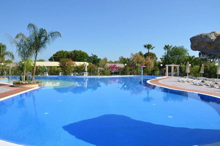 Hotel Pool