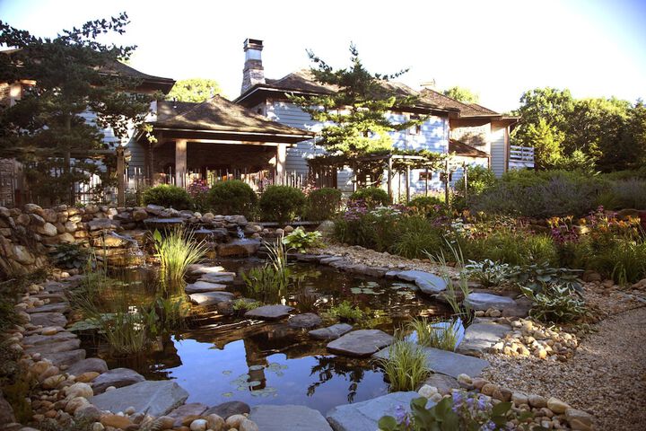 Hotel Exterior 28 of 40