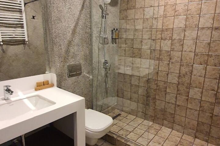 Room 78 of 127