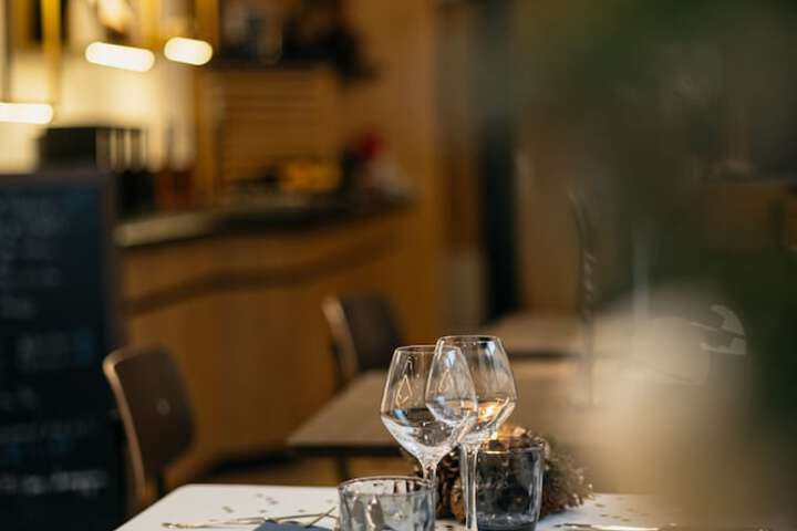 Dining 46 of 76