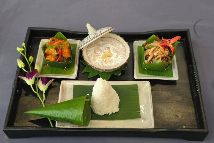 Dining 144 of 211
