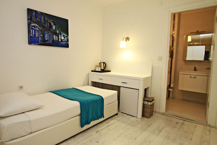 Room 10 of 258