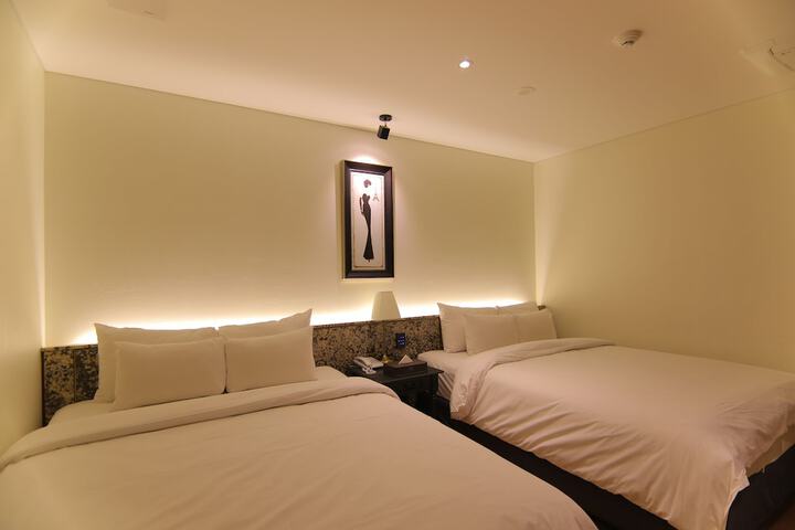 Room 60 of 190