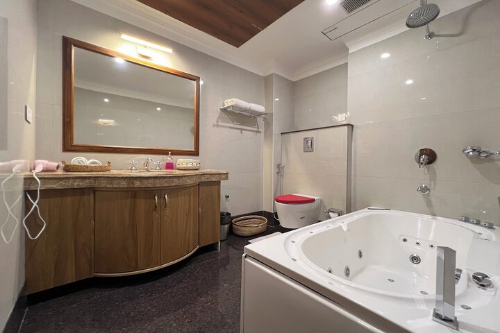 Room 60 of 181