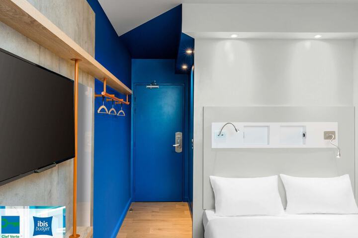 Room 6 of 39