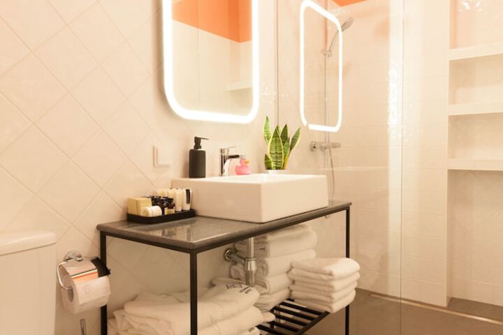 Room 44 of 55