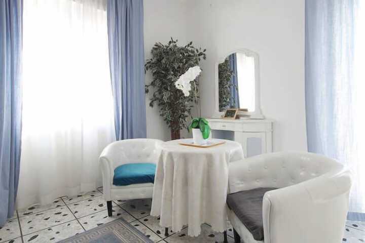 Room 9 of 26