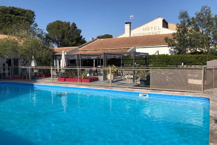 Hotel with Pool