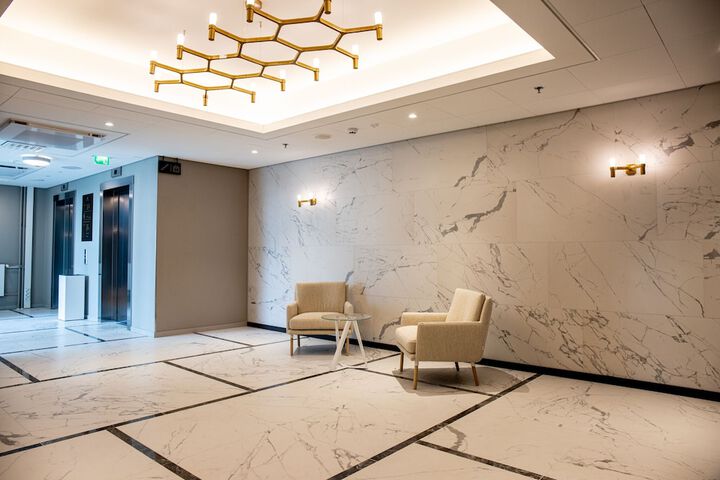 Ballroom/Hall 70 of 76