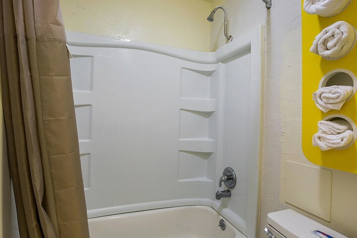 Room 16 of 31