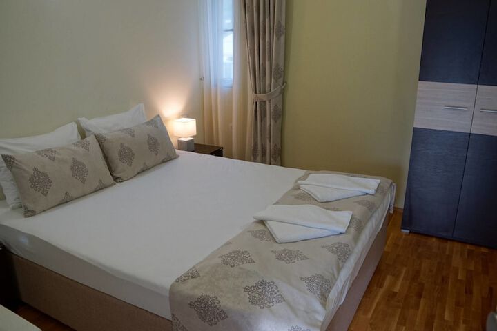 Room 5 of 23
