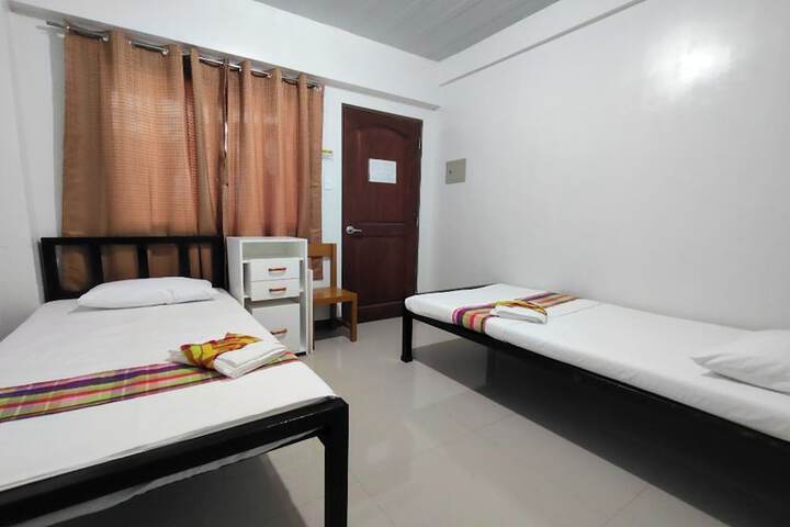 Room 26 of 43