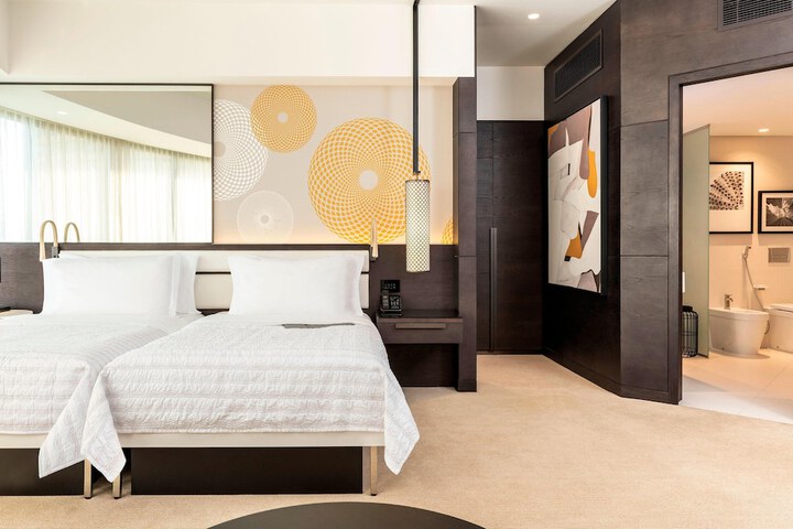 Room 34 of 334