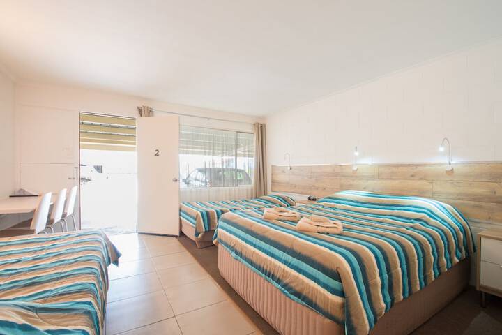 Room 3 of 27