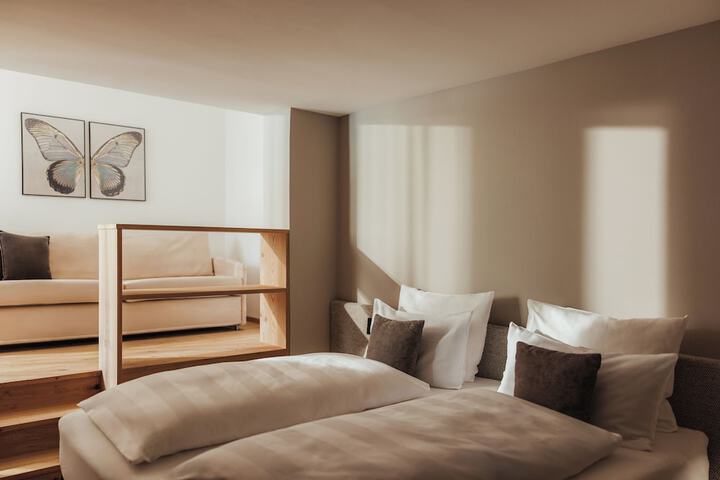 Room 18 of 95