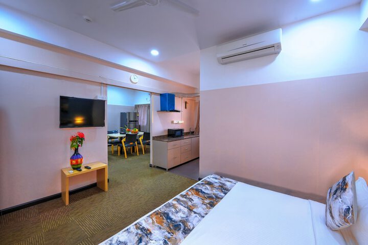 Room 11 of 33