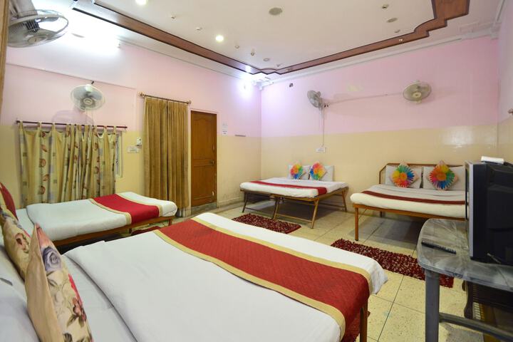 Room 20 of 33