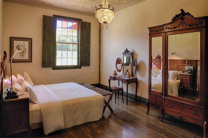 Room 3 of 20