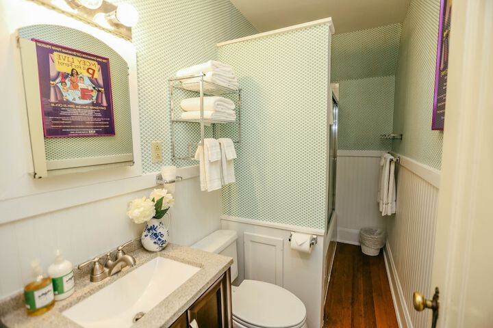 Room 157 of 288
