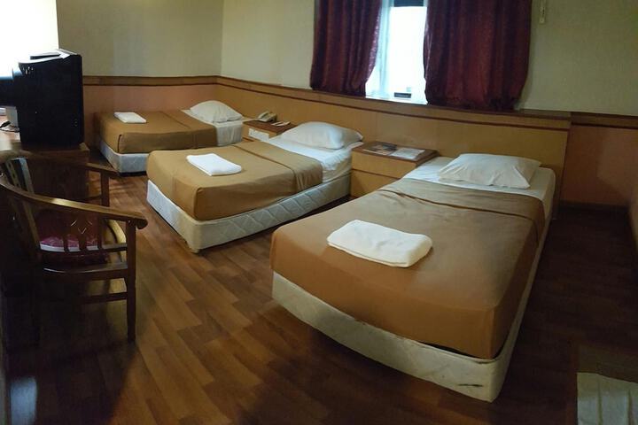 Room 13 of 48