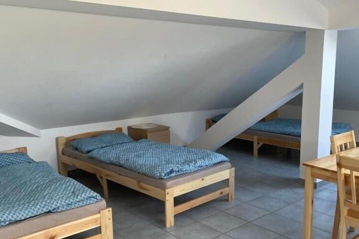 Room 9 of 20