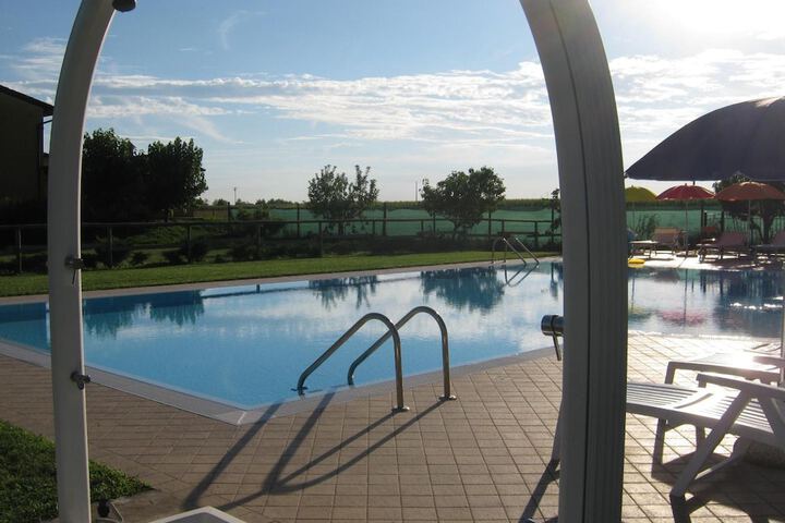 Pool 18 of 45