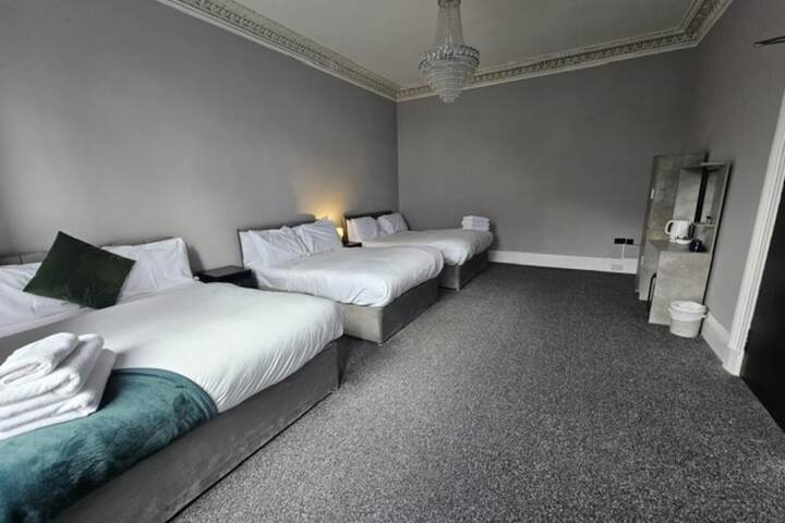 Room 15 of 38