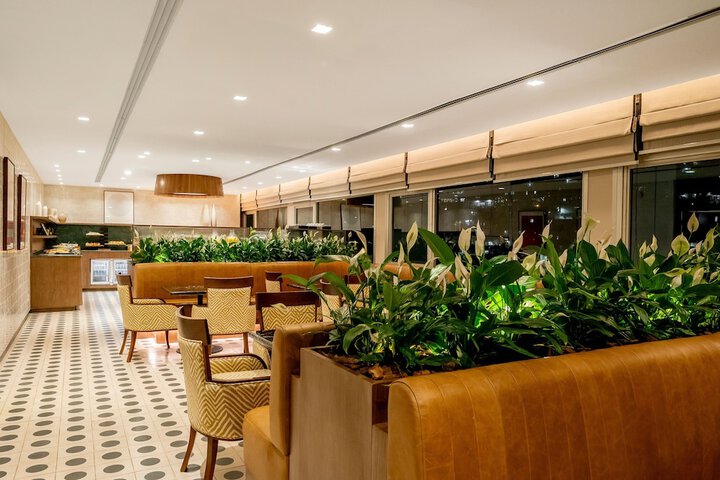 Lounge 155 of 256
