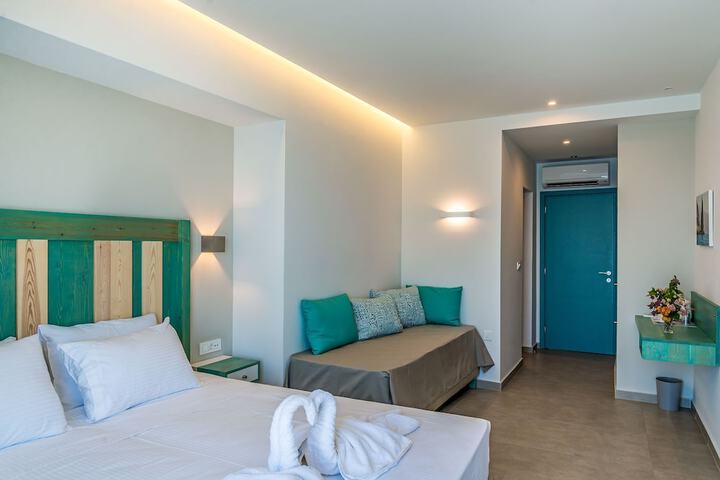 Room 10 of 74
