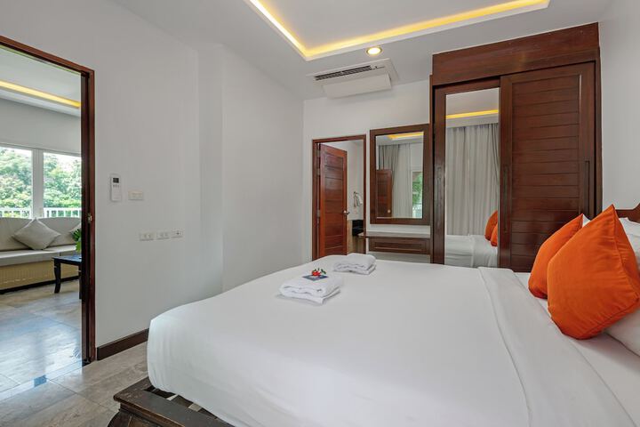 Room 50 of 174