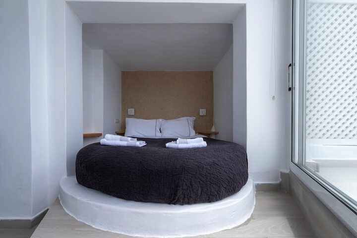 Room 4 of 154