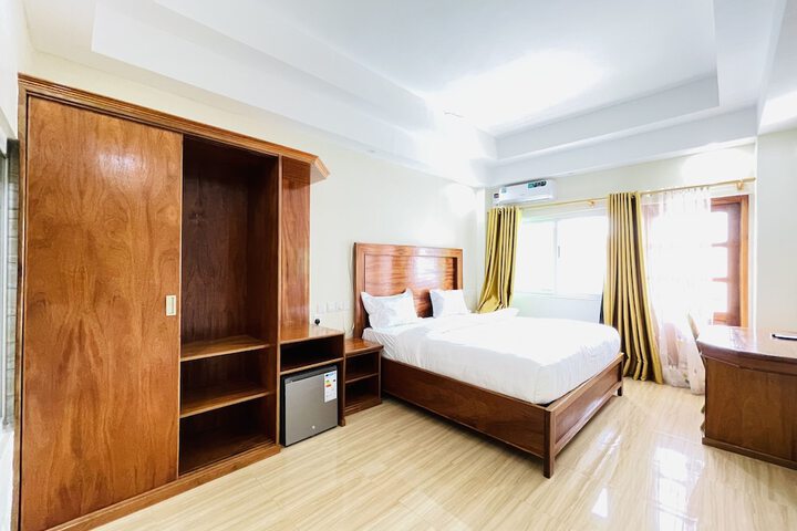 Room 5 of 38