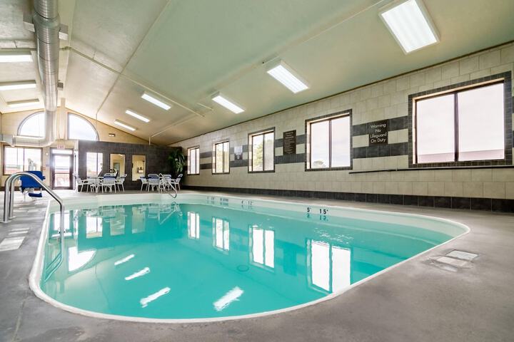 Hotel with Pool