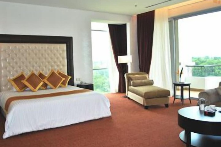 Room 4 of 42