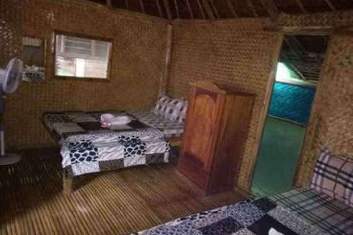 Room 11 of 18